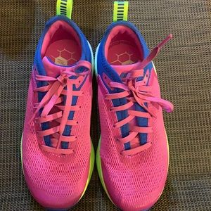 New Balance girls size 1 W